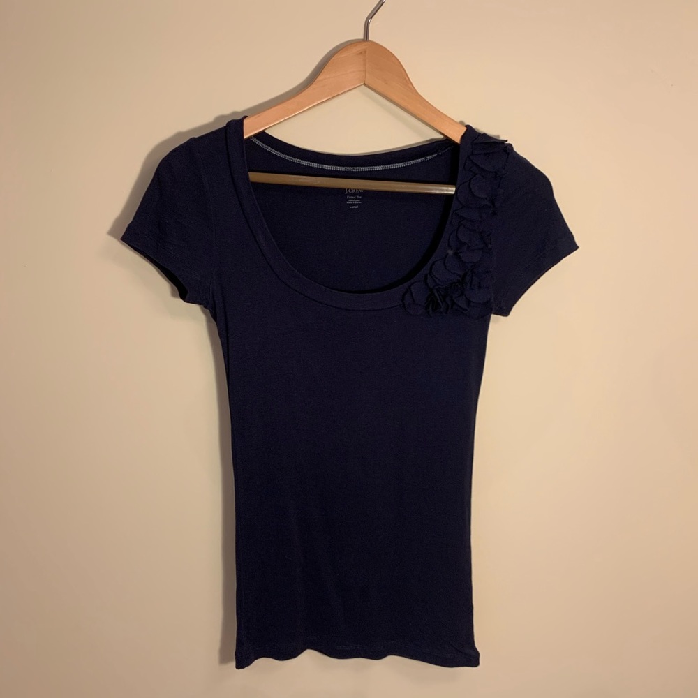 Navy t shirt. XS